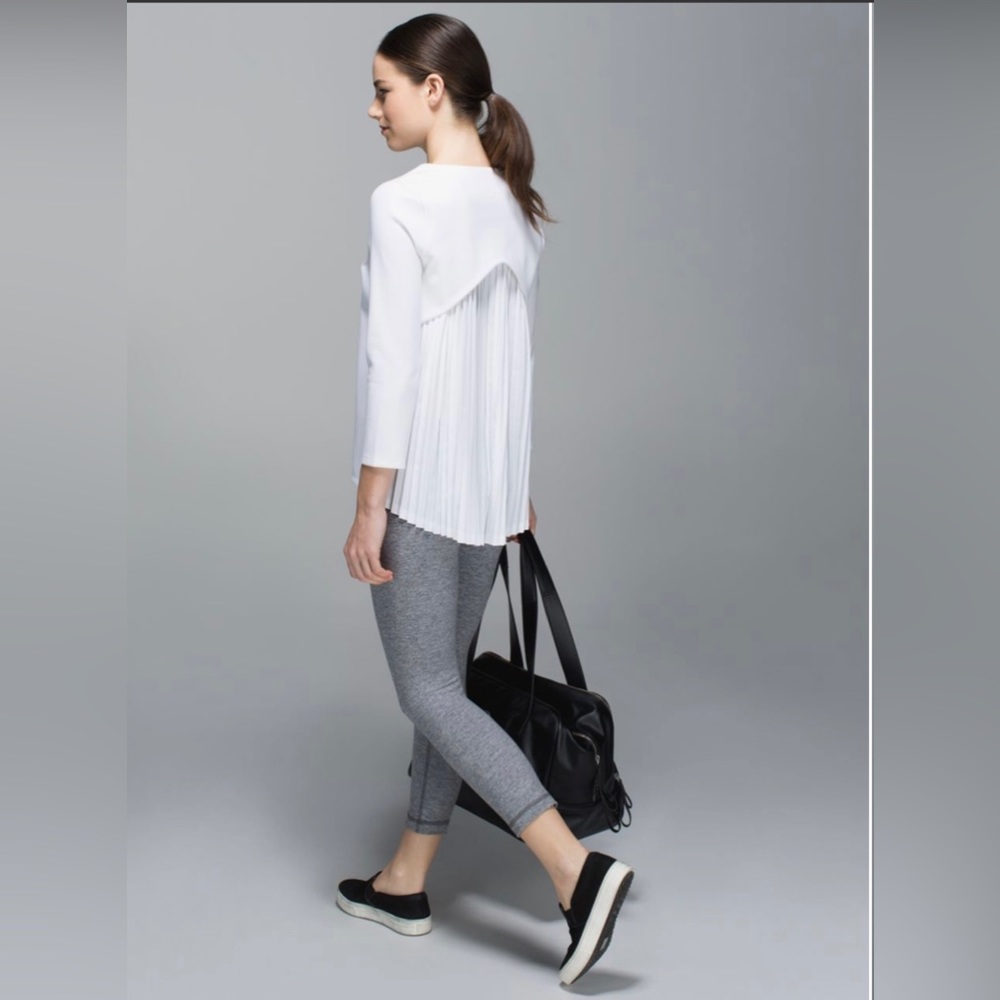 Lululemon Pleat On Long Sleeve White Sz 6